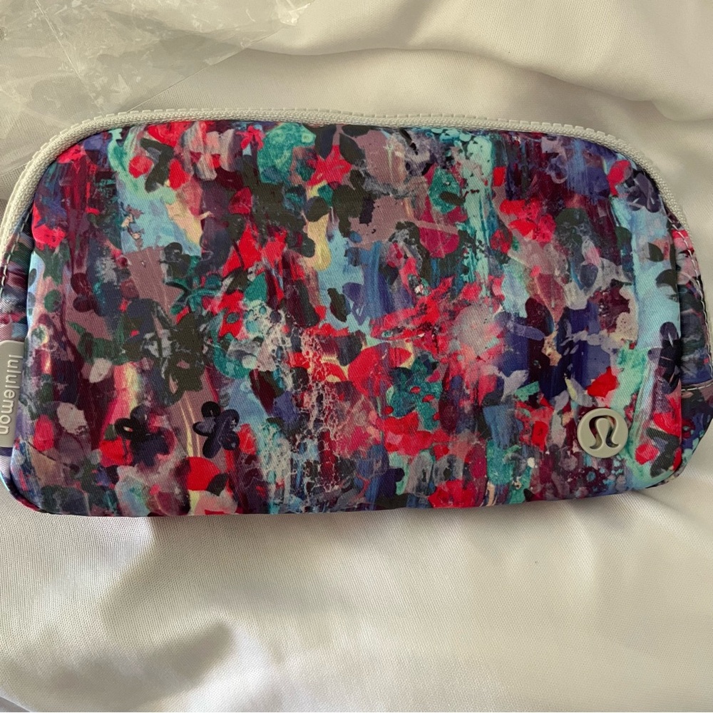 Lululemon belt bag multicolor